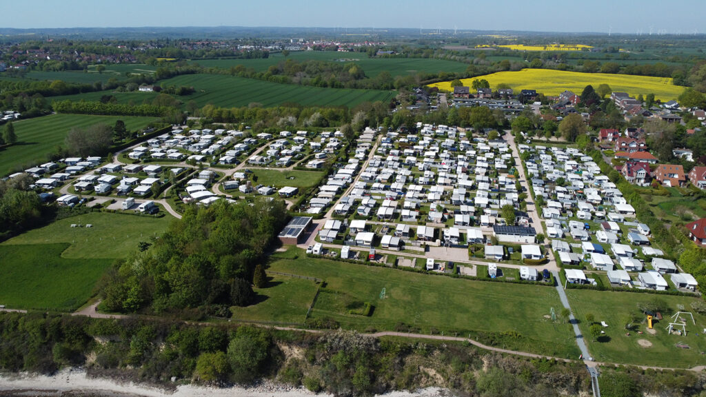 Der gesammte Campingplatz am hohen Ufer mit Zeltwiese+Bulliwiese , Panoramareihen/Panoramastellplätze und die Panoramazeltwiese sowie die Hundewiese. Außerdem Kiosk und 3 Waschhäuser