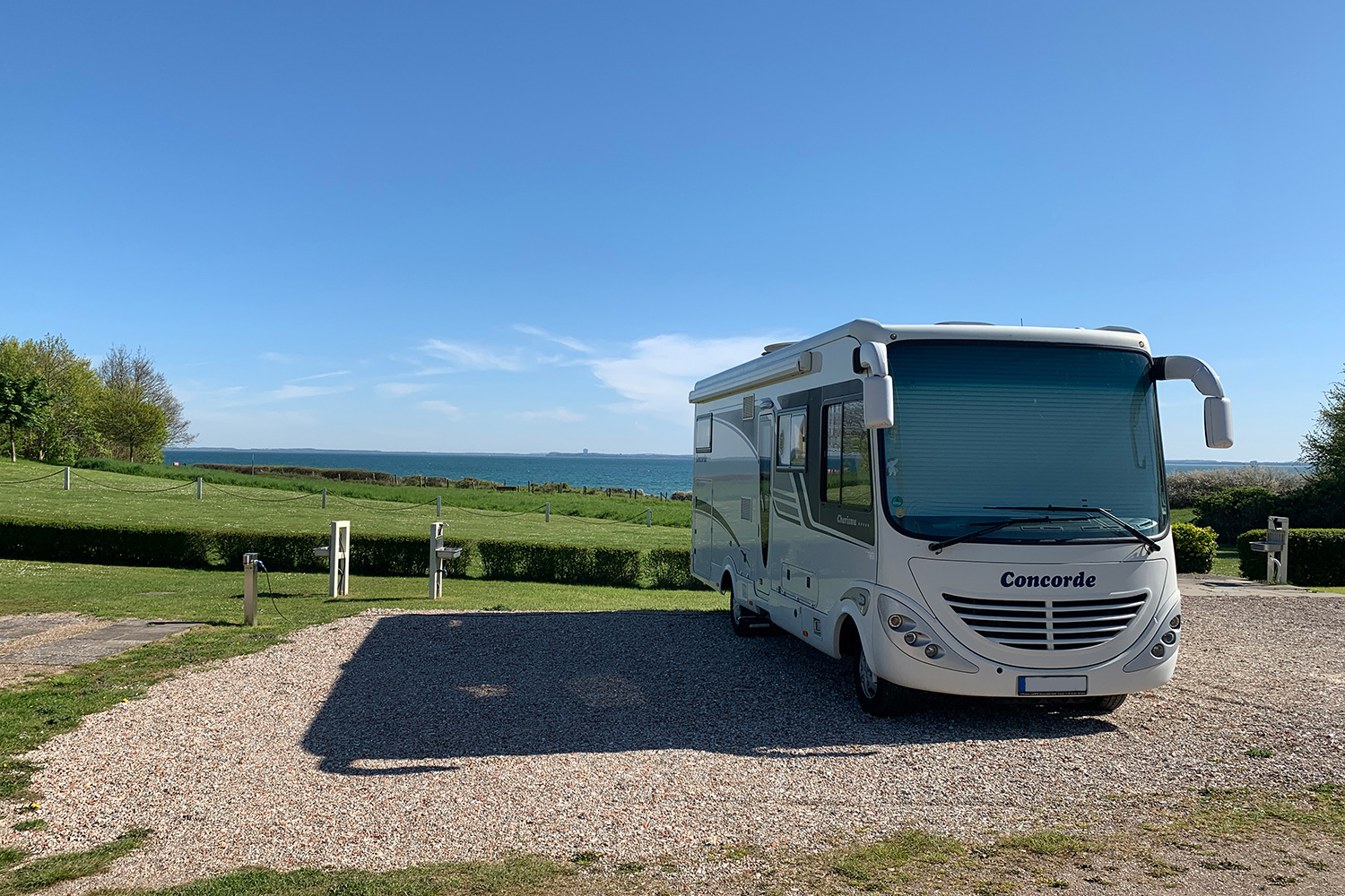 Sehr Großer Panoramastellplatz mit direktem Blick auf die Ostsee und Wasser sowie Stromanschluss direkt am Platz